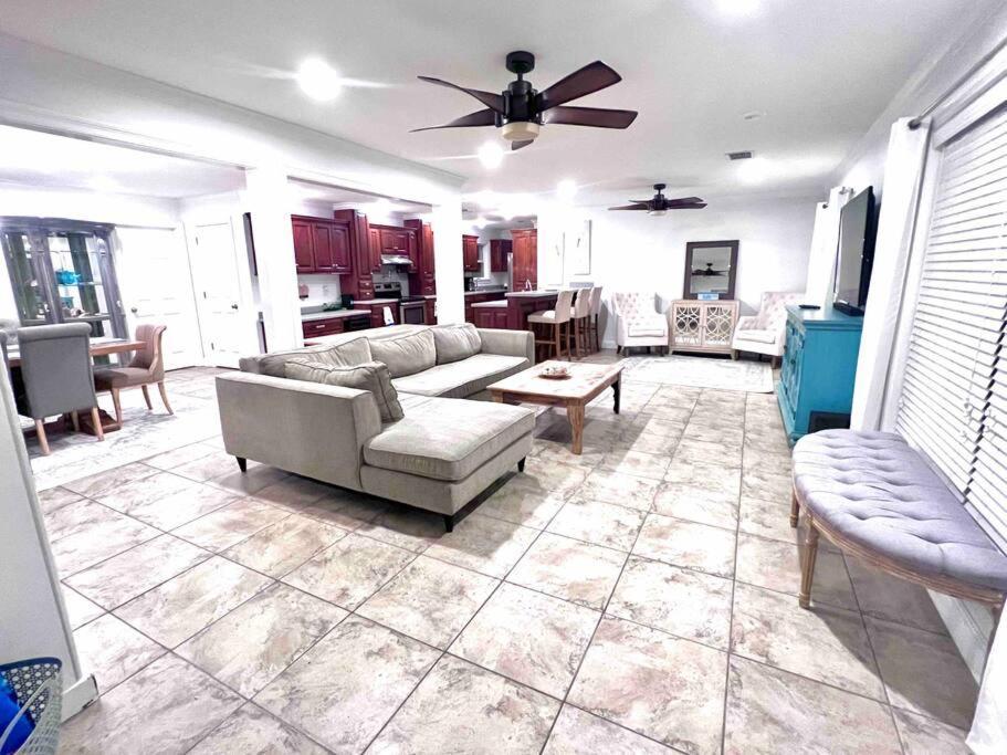 4/3 Home Centrally Located, Beach, Casino, Airport, Dining, Golfing, Shopping, Entertainment Gulfport Extérieur photo