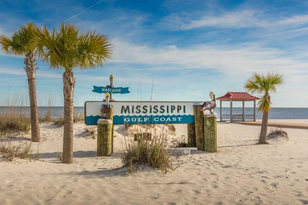 4/3 Home Centrally Located, Beach, Casino, Airport, Dining, Golfing, Shopping, Entertainment Gulfport Extérieur photo