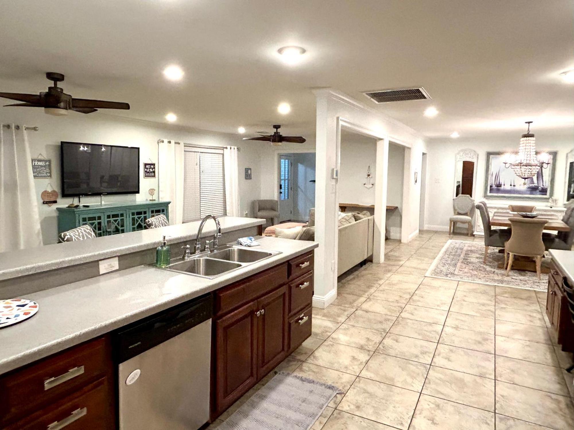 4/3 Home Centrally Located, Beach, Casino, Airport, Dining, Golfing, Shopping, Entertainment Gulfport Extérieur photo